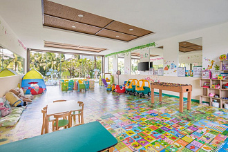 YALONG BAY VILLAS & SPA